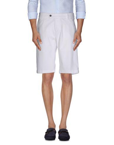 Бермуды  -  цвет