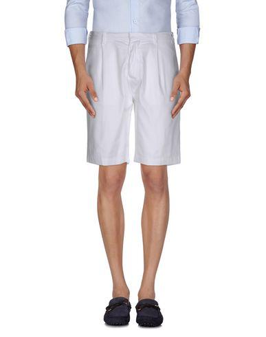 Бермуды  -  цвет