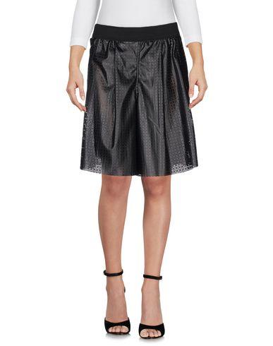 Бермуды  -  цвет