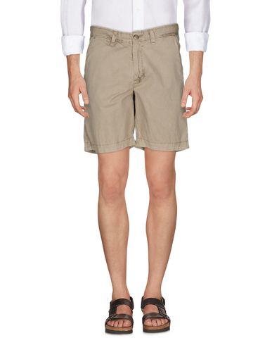 Бермуды  -  цвет