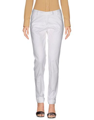 ARMANI JEANS Повседневные брюки  Брюки ARMANI JEANS