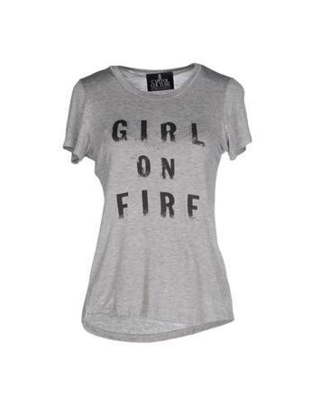 Футболка CAPITOL COUTURE BY TRISH SUMMERVILLE