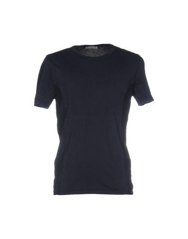 Футболка DIKTAT