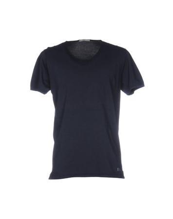 Футболка DIKTAT