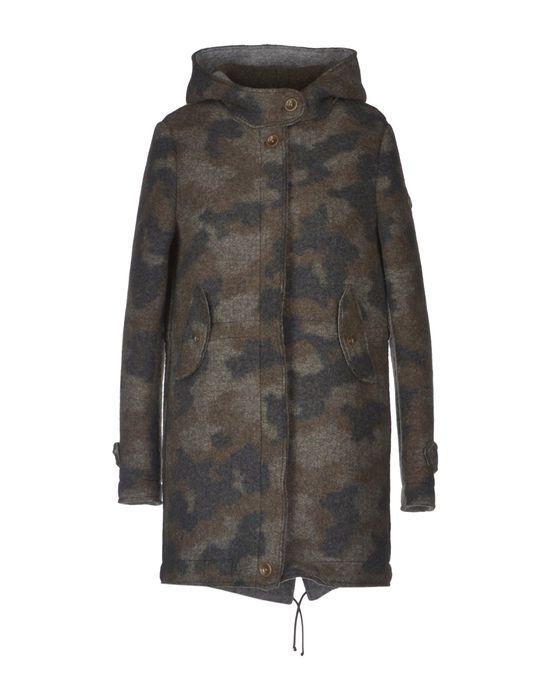 Пальто  - Темно-зеленый цвет