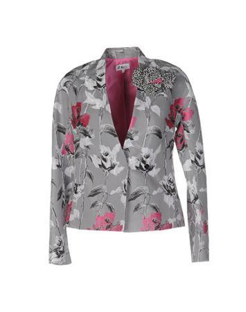 Пиджак È MAGIA...