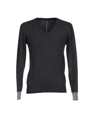 Свитер +39 MASQ