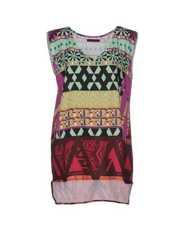 Топ CUSTO BARCELONA