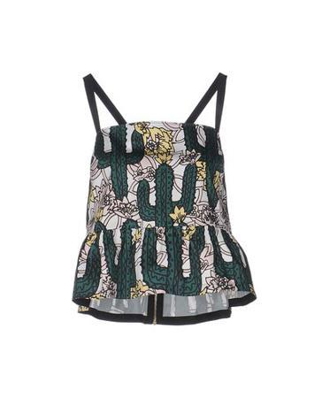 Топ MARKUS LUPFER