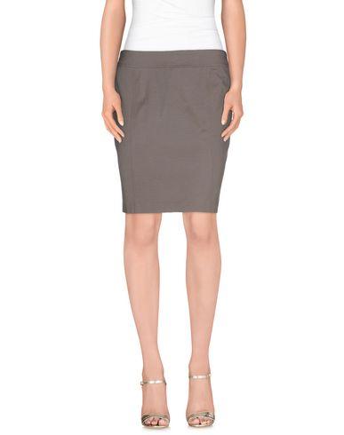 Юбка до колена  -  цвет