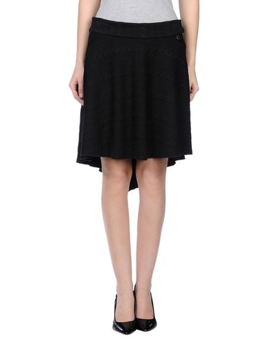 Юбка до колена  -  цвет